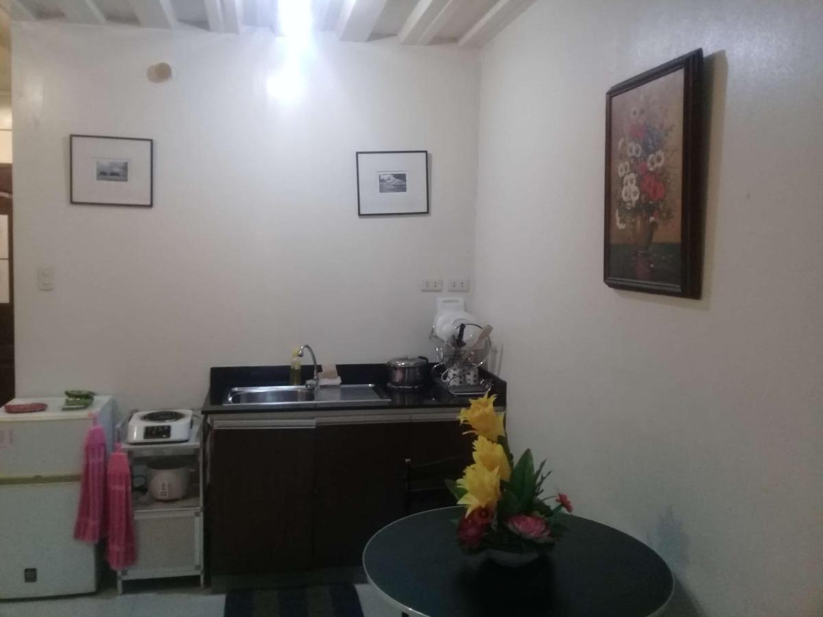 Ekonumi Rooms At Moonwalk Paranaque Paranaque City Экстерьер фото