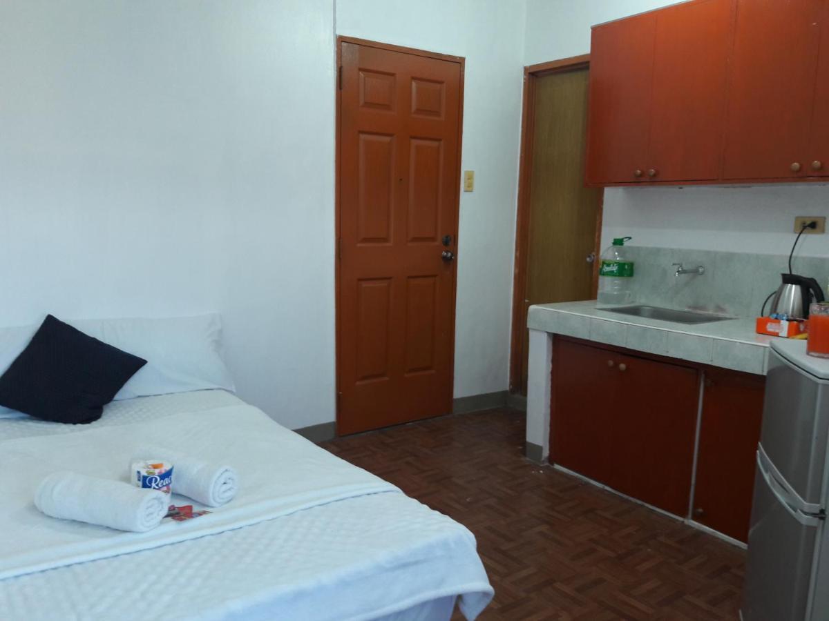 Ekonumi Rooms At Moonwalk Paranaque Paranaque City Экстерьер фото